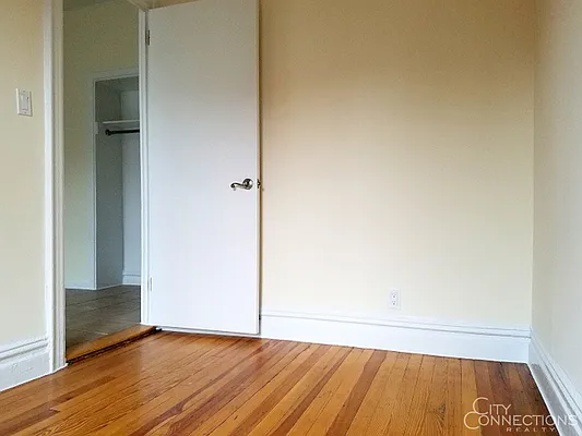 Rented by City Connections Realty | media 18