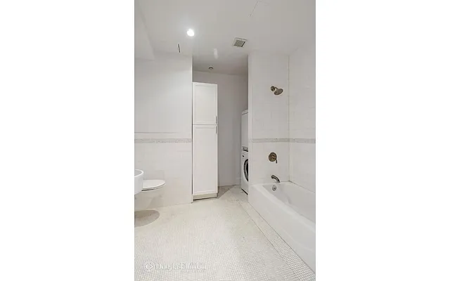 Rented by Douglas Elliman | media 15