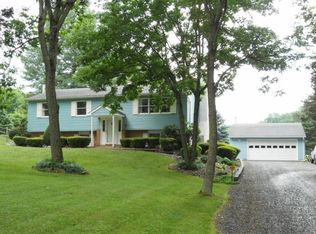 996 Cemetery Rd, Schwenksville, PA 19473