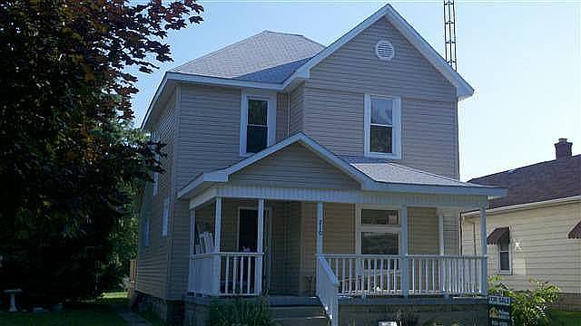 1st image of 210 Lincoln St