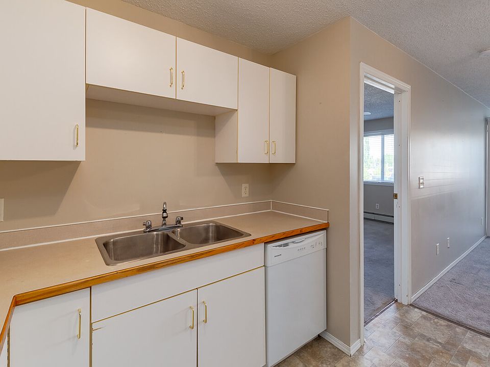 Amberwynd Apartments 609 King St Spruce Grove AB Zillow