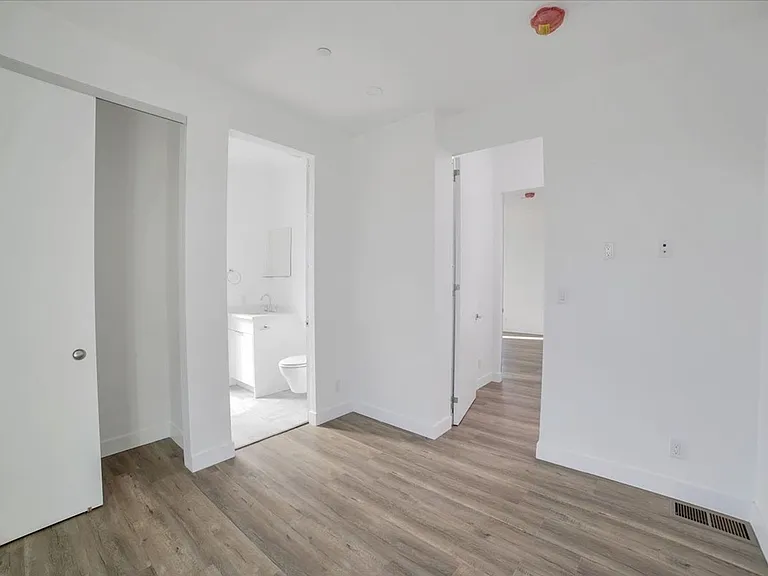4553 Saturn St — Photo 15