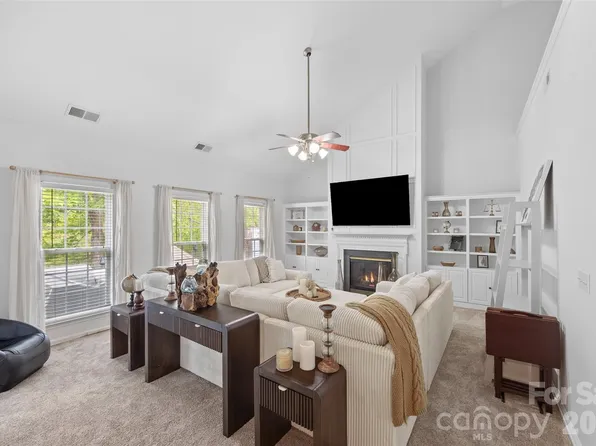 14569 Greenpoint Ln, Huntersville, NC 28078