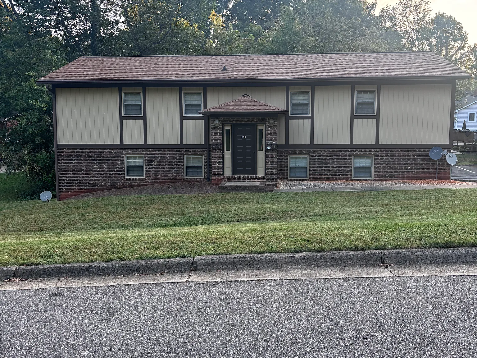 2 bed, 800 sqft, $995 — Photo 1