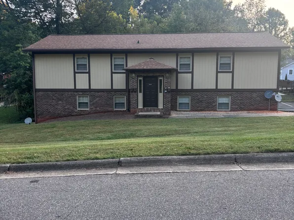 302 Holland Dr APT A, Statesville, NC 28677