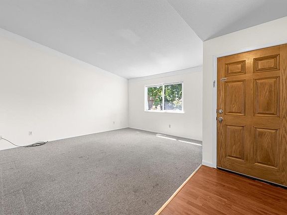 5th image of 678 Saint Andrews Drive