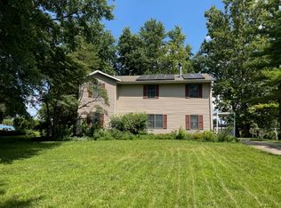 1560 Forest Hills Rd, Lincoln, IL 62656