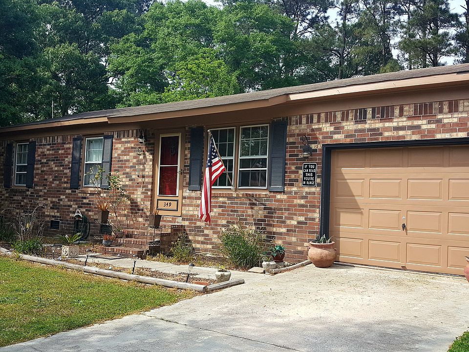 Front of house.  Updated pic