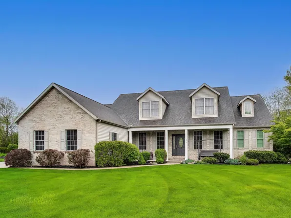 292 River Run Dr, Saint Joseph, MI 49085