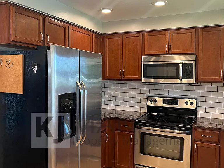 15631 Doris St — Photo 3