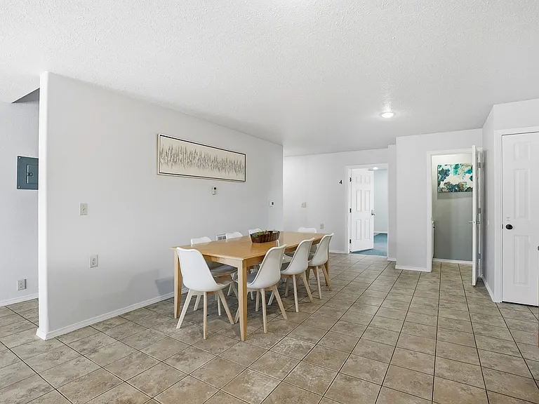 9529 E Mission Ave — Photo 3