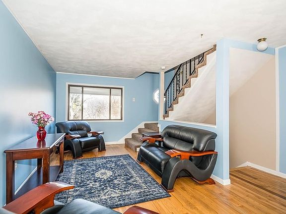 3rd image of 245 Farrwood Dr