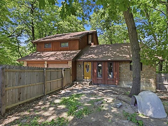 2nd image of 5796 SE Pine Ln