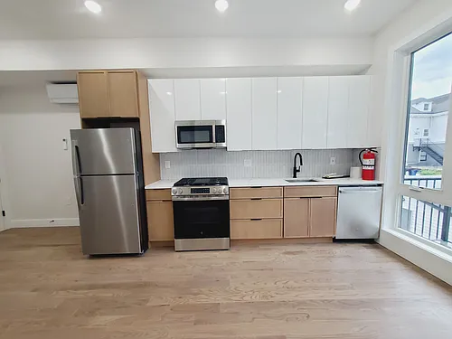 40 Lembeck Ave Photo 1