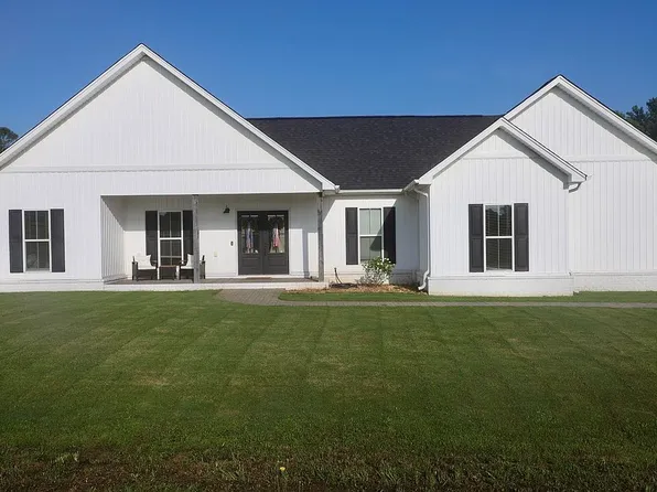 110 Skyview Cir, Muscle Shoals, AL 35661
