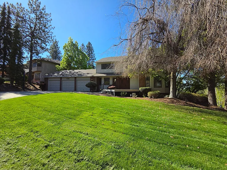 7706 E Woodview Dr — Photo 45