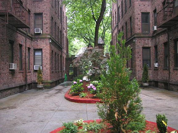 5th image of 83-15 116th St APT 6B