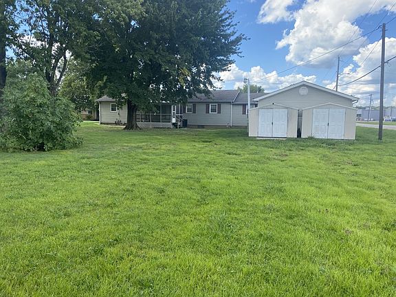 3rd image of 1603 Lyndel Ct