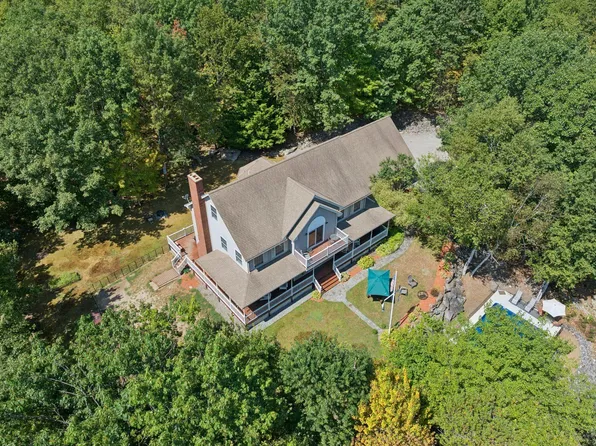 111 Daggett Drive, Raymond, ME 04071