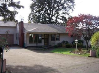 555 E Gloucester St, Gladstone, OR 97027