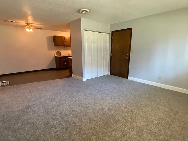 Taylor's Place Apartments — Photo 10