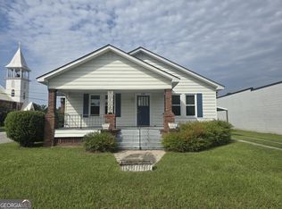 402 N Pine St, Springfield, GA 31329