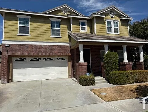 6 bed, 2504 sqft, $4,300 — Photo 2