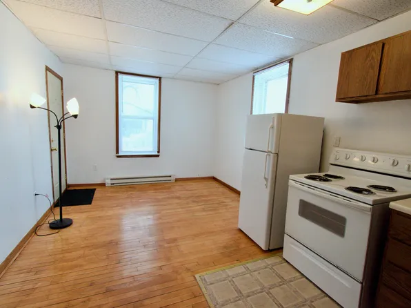 222 4th St S, Moorhead, MN