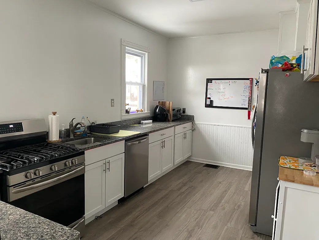 6 bed, 2544 sqft, $4,740 — Photo 4