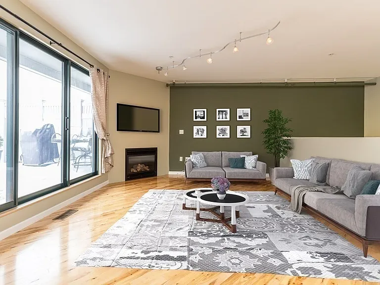 210 Broadway #404 — Photo 7
