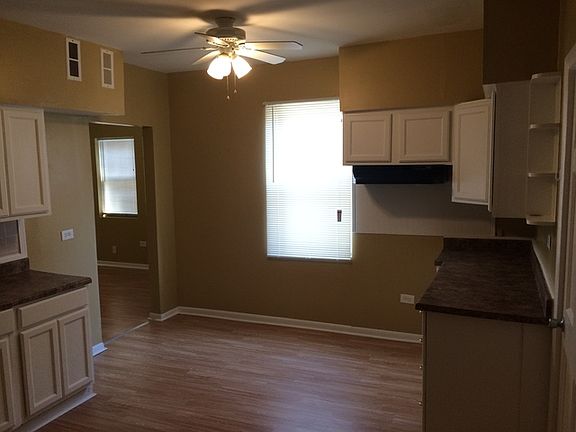 3rd image of 516 S Martin Luther King Jr Ave