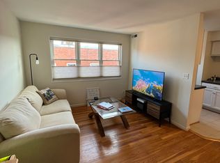 526 Kenyon St NW APT 303, Washington, DC 20010