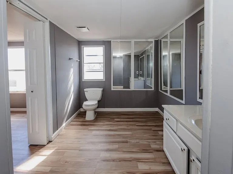 300 Randell Dr #17 — Photo 7