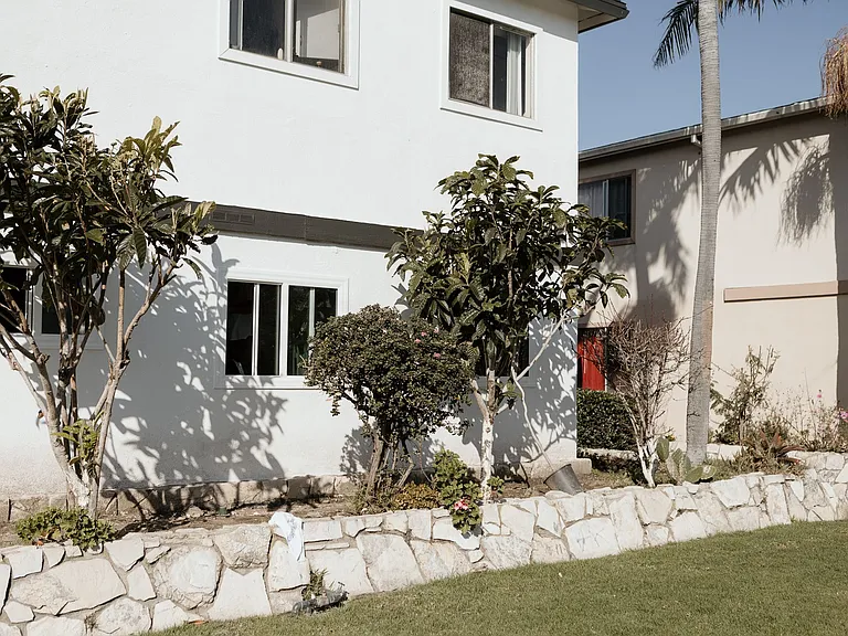 921 S Ventura Rd — Photo 2