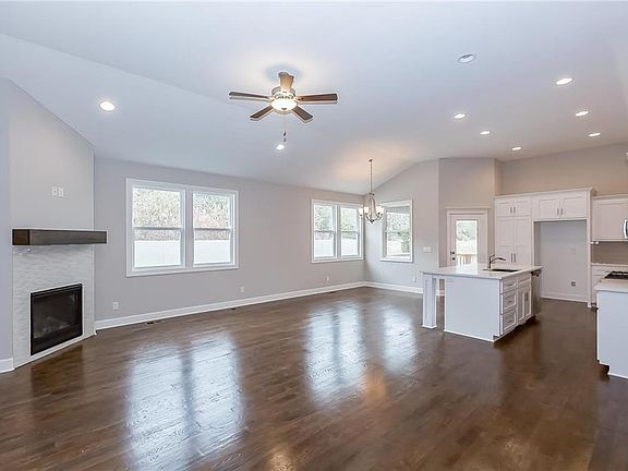 4th image of 6140 N Green Hills Ln