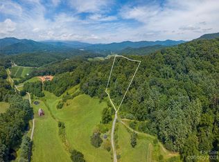 4 Gambrel Hill Rd, Clyde, NC 28721