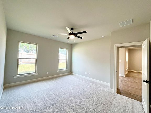 3rd image of 104 Tenor St
