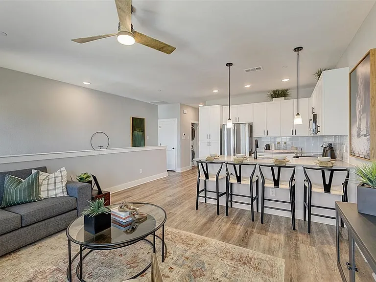 Carmel Villas — Photo 90