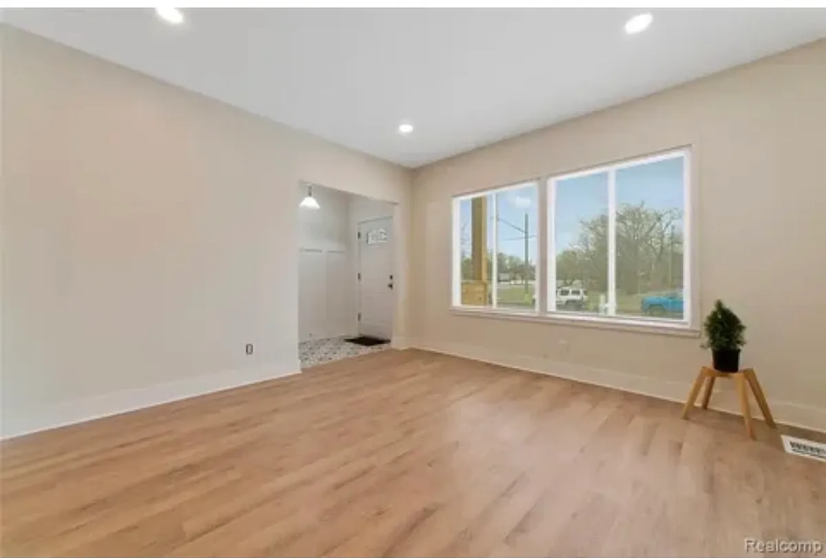 Building Photo - 9628 Broadstreet Ave #1