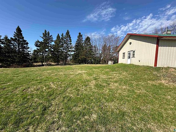 4th image of 942 Old North Shore Rd