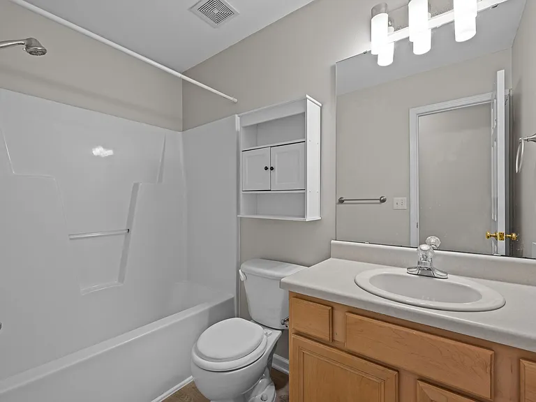 404 Foxbridge Ct — Photo 9