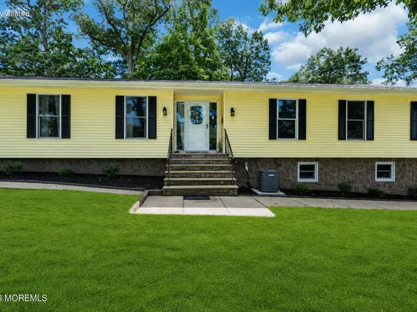 415 Navesink Avenue, Atlantic Highlands, NJ 07716