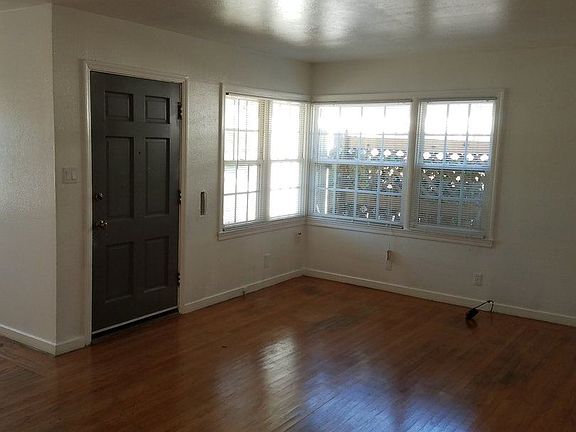 2nd image of 60 Linnell Ave