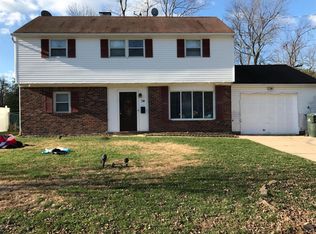 34 Peachtree Rd, Oakhurst, NJ 07755