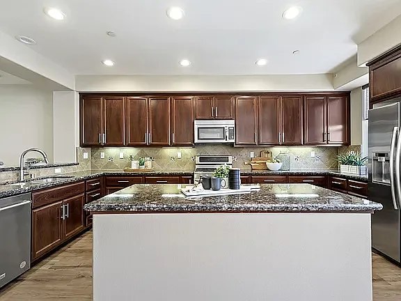 118 Selby Ln #7 — Photo 4
