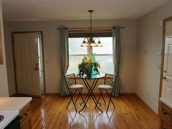 5th image of 4117 N Port Dr