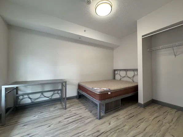 258 B Sunview St, Waterloo, ON