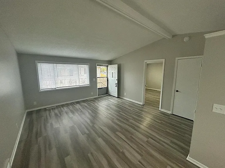 3618 2nd Ave — Photo 2