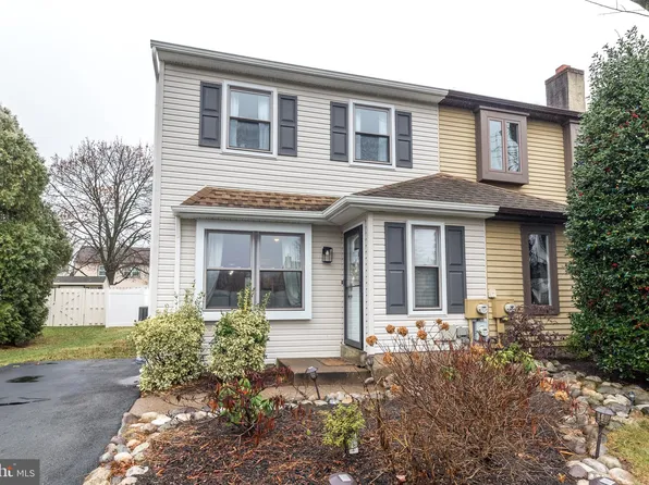 20 Brownstone Dr, Horsham, PA 19044