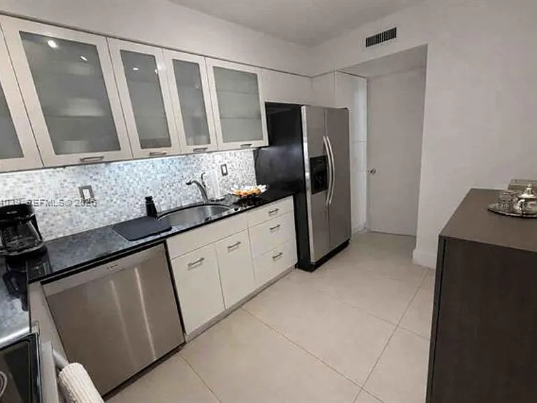 9225 Collins Avenue Cu #505 — Photo 14